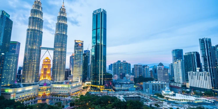 beautiful-architecture-building-exterior-city-kuala-lumpur-skyline