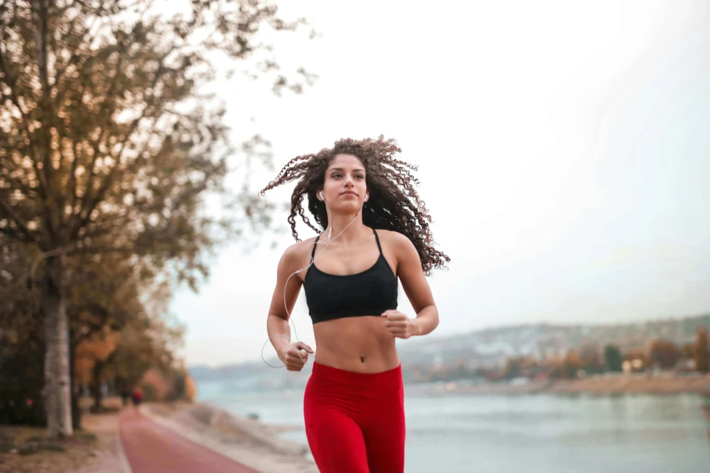 girl_doing_cardio_exercise