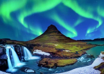 northern-light-aurora-winter