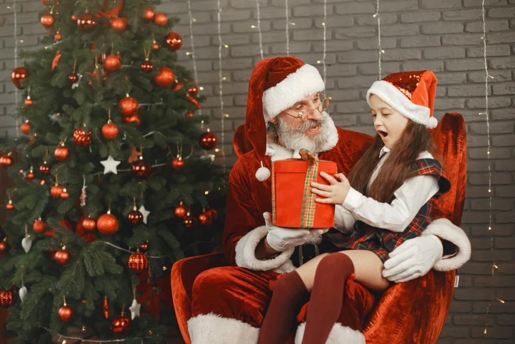 gift fiving by santa claus